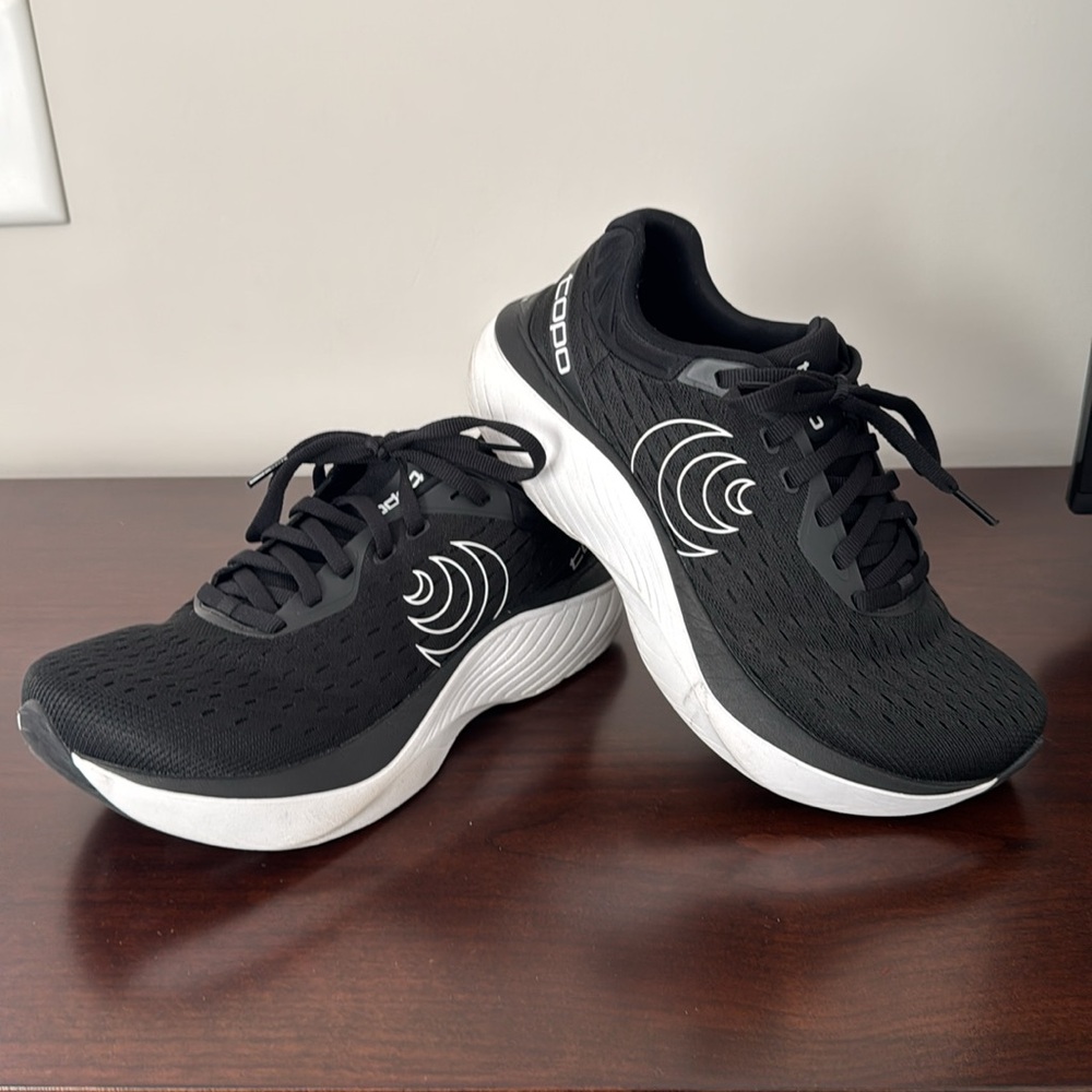 Topo - Size 8M - Atmos Black Sneakers
